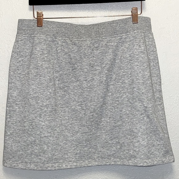 Tommy Hilfiger Light Gray Fleece Drawstring Embroidered Logo Mini Skirt: 3568 - Picture 4 of 6